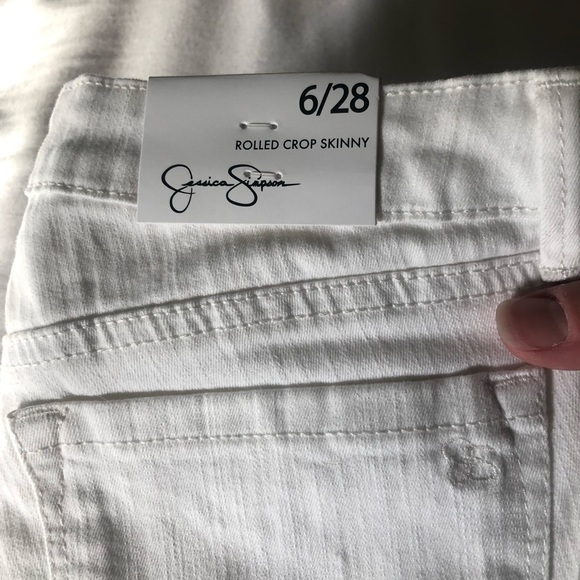 Jessica Simpson White Rolled Crop Jeans - Picture 2 of 4